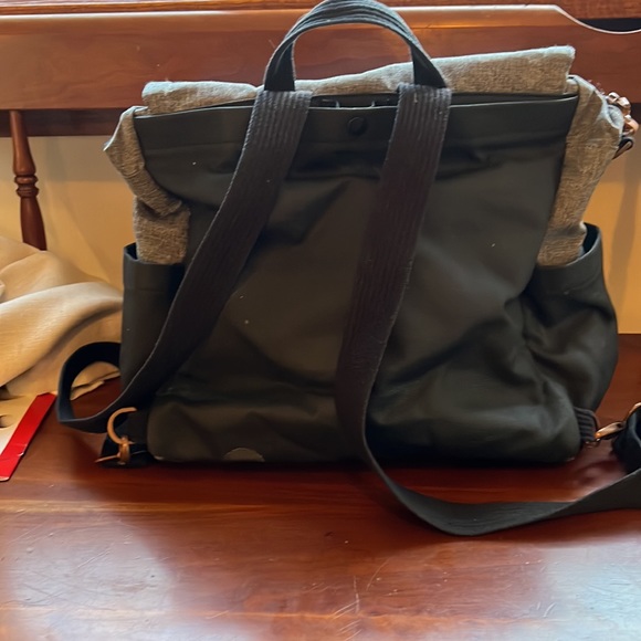 Petunia Pickle bottom diaper bag - Picture 2 of 4